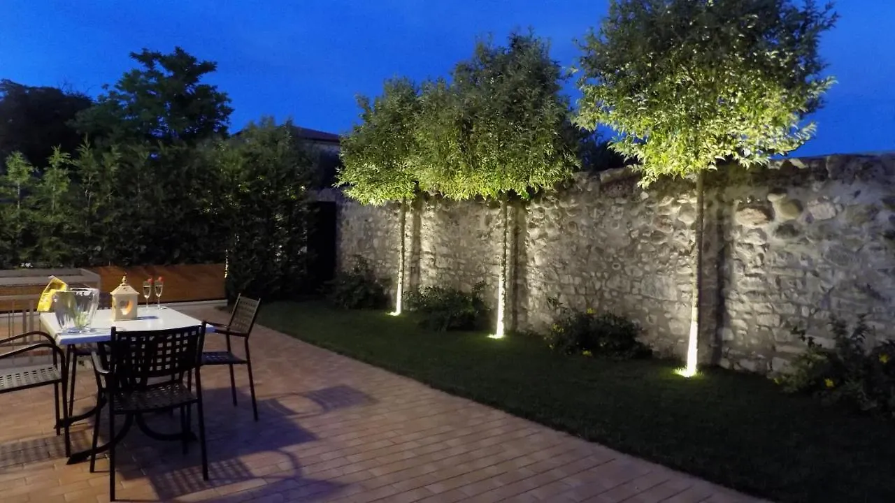 Millyholidays - Apartment Sunflower - Center - Nearby Beach - Private Garden - Spa Pool Bardolino