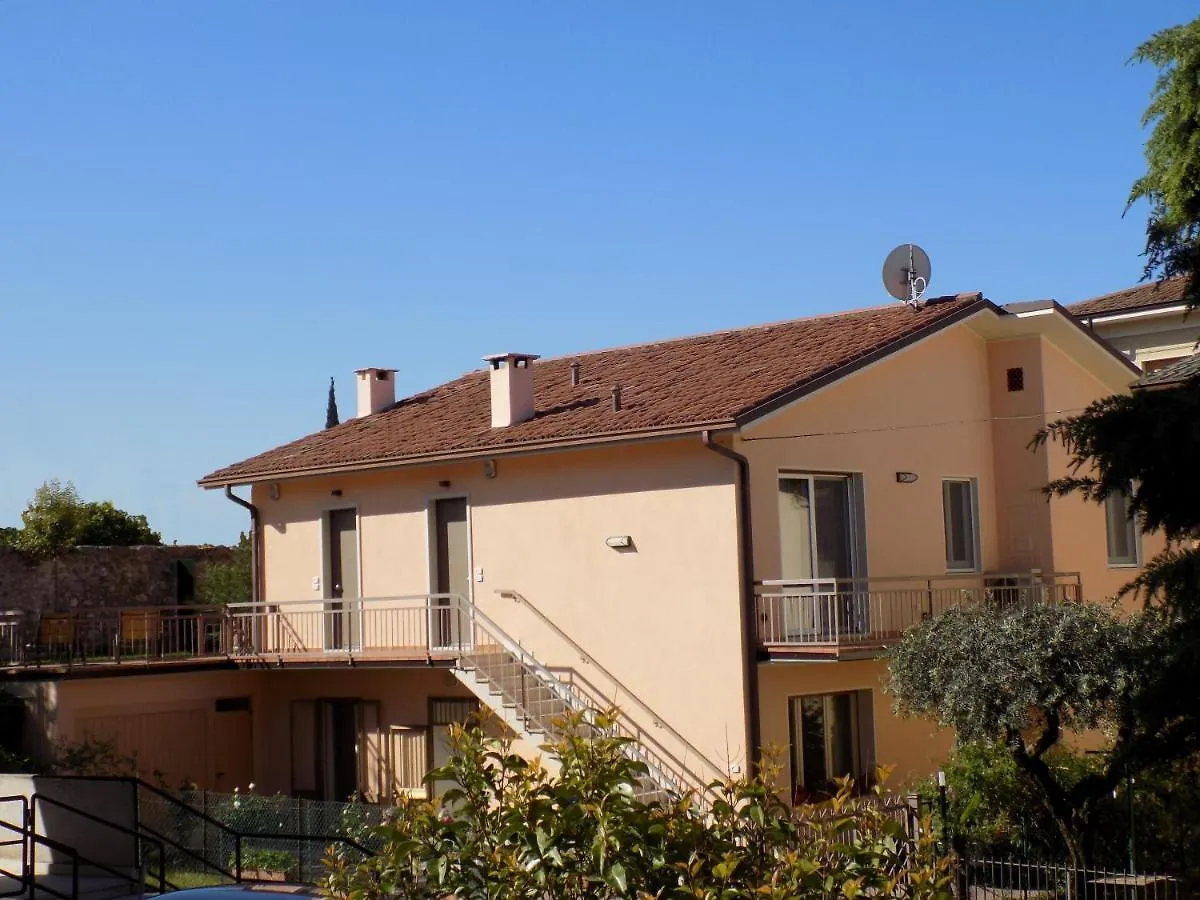 Millyholidays - Apartment Sunflower - Center - Nearby Beach - Private Garden - Spa Pool Bardolino Italien