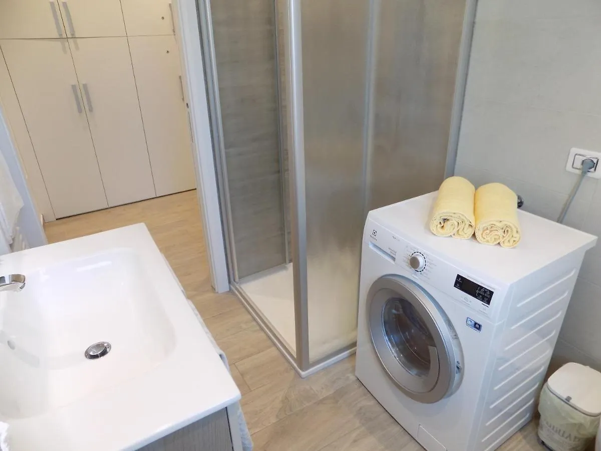 Millyholidays - Apartment Sunflower - Center - Nearby Beach - Private Garden - Spa Pool Bardolino 0*,