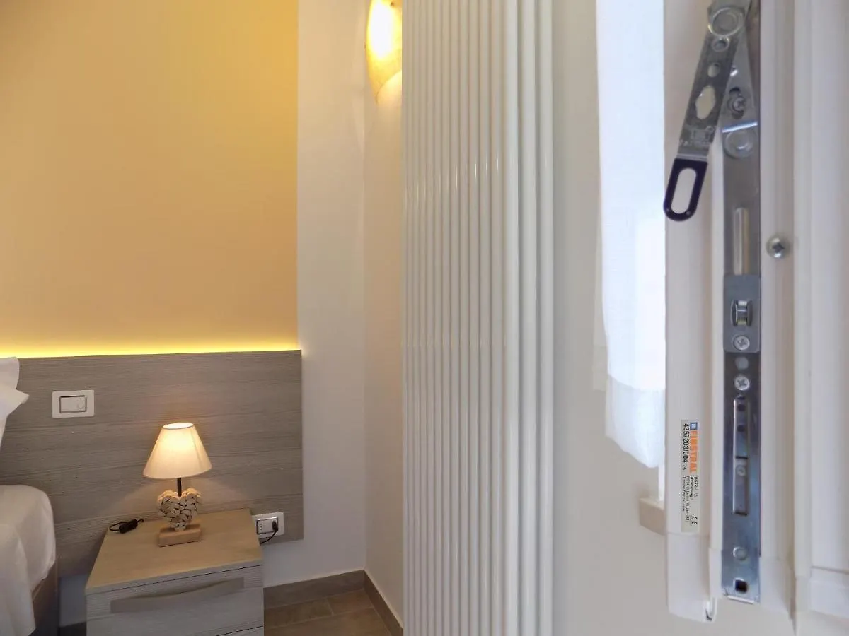Millyholidays - Apartment Sunflower - Center - Nearby Beach - Private Garden - Spa Pool Bardolino