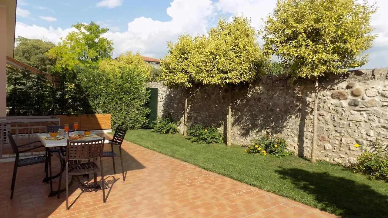 Millyholidays - Apartment Sunflower - Center - Nearby Beach - Private Garden - Spa Pool Bardolino