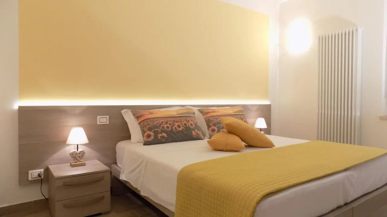 Millyholidays - Apartment Sunflower - Center - Nearby Beach - Private Garden - Spa Pool Bardolino
