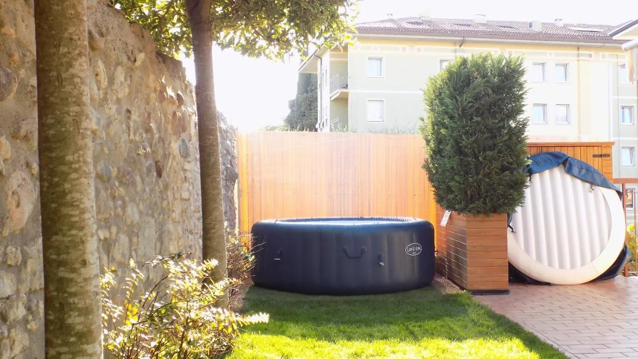 Millyholidays - Apartment Sunflower - Center - Nearby Beach - Private Garden - Spa Pool Bardolino