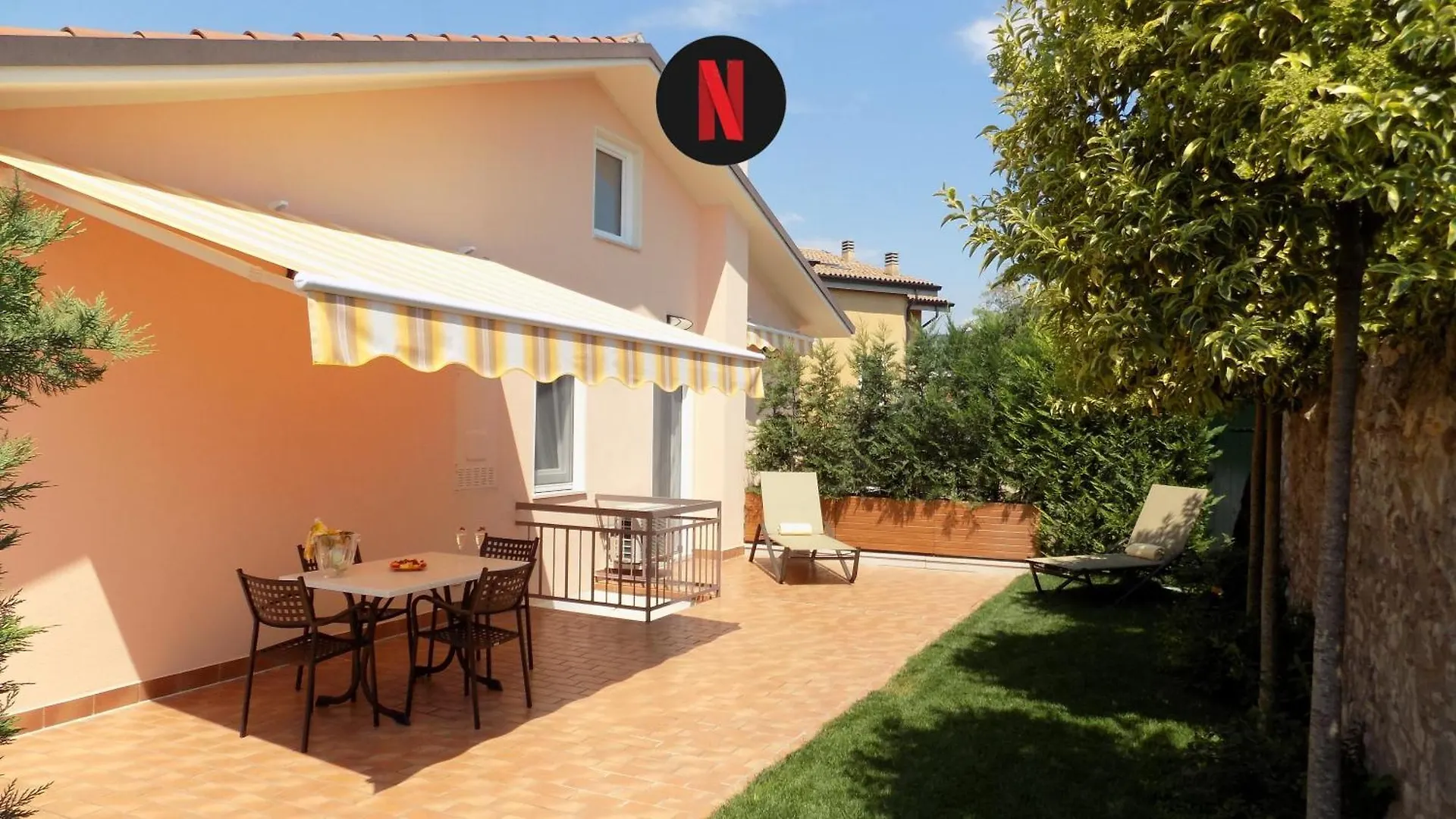 Millyholidays - Apartment Sunflower - Center - Nearby Beach - Private Garden - Spa Pool location